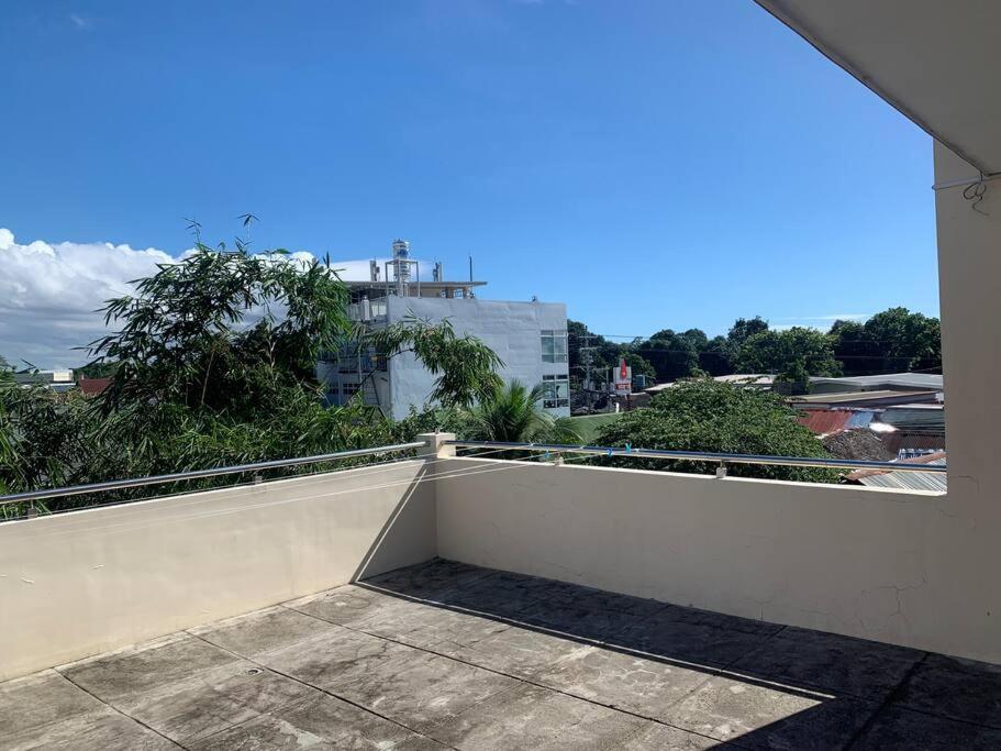 Lee'S Apartment Dumaguete City Екстер'єр фото