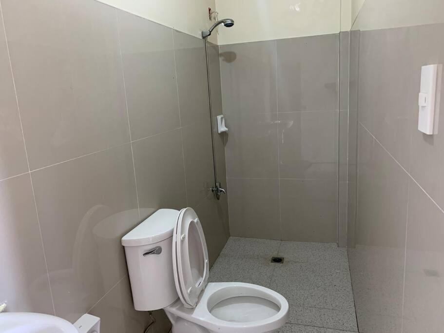 Lee'S Apartment Dumaguete City Екстер'єр фото